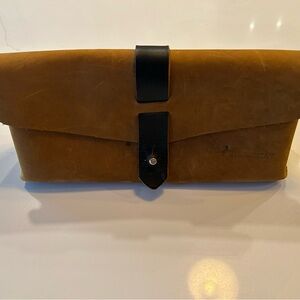 Raw Weathered Black Cat 🐈‍⬛ Leather Travel Clutch in Brown with Black Strap